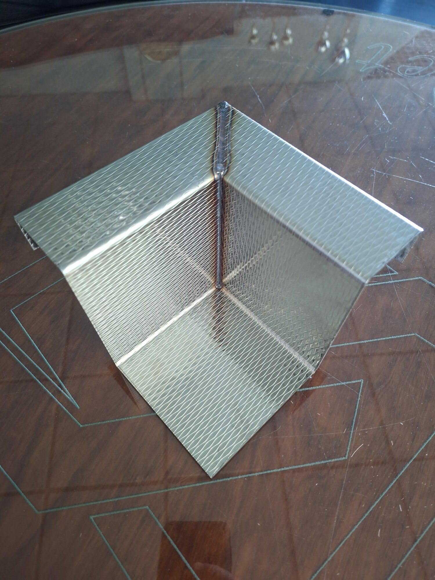 Coin en inox plié et soudé